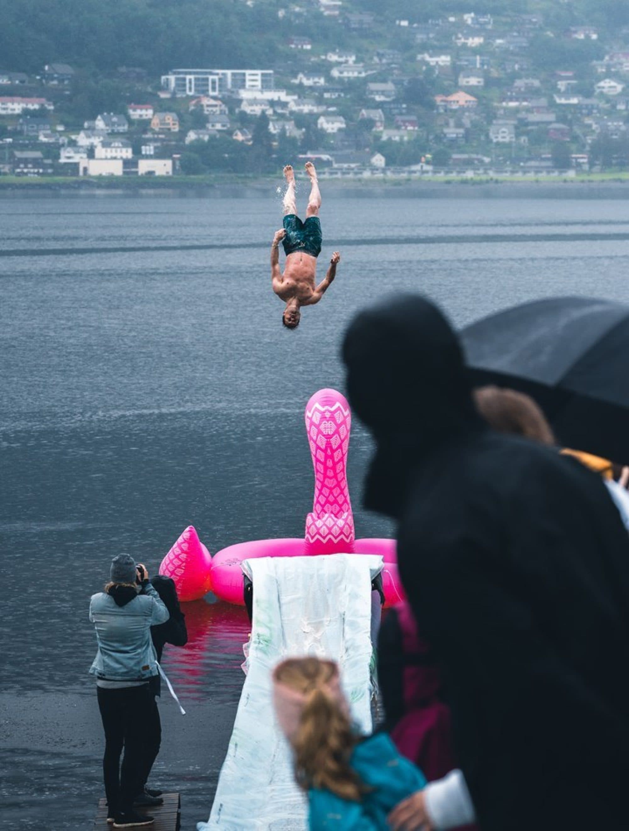 Register as an athlete here!